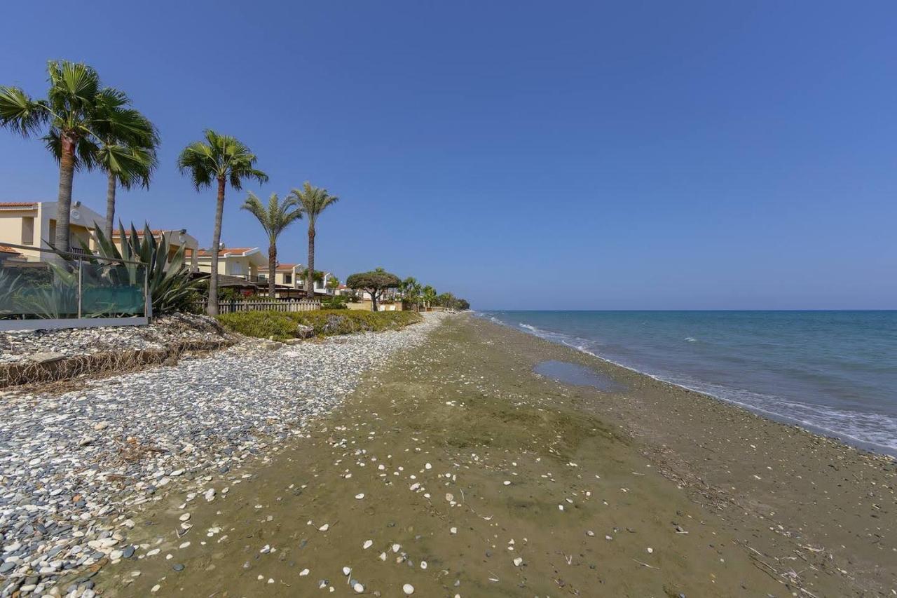 Beachfront Villa Carpe Diem Kiti Exterior photo
