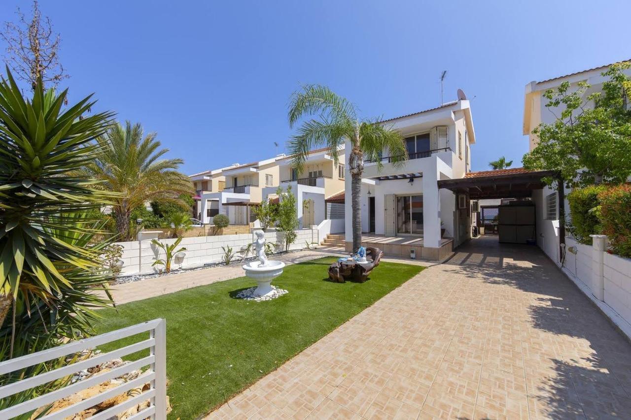 Beachfront Villa Carpe Diem Kiti Exterior photo