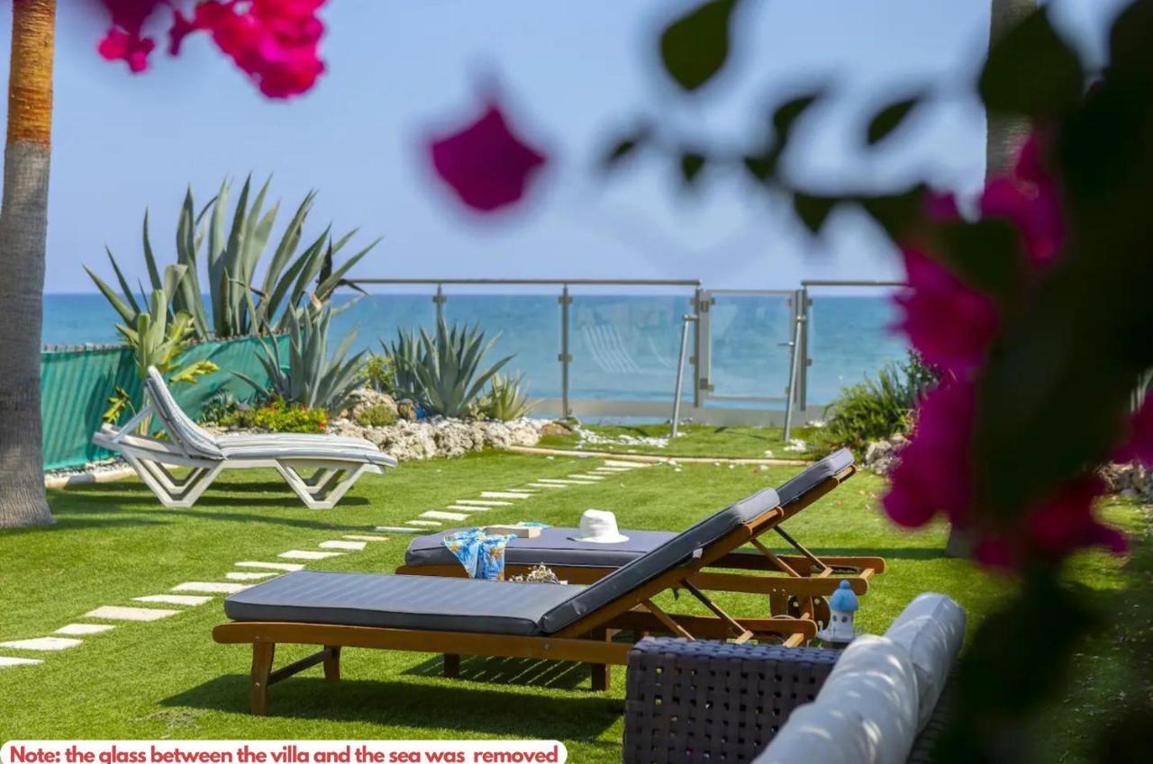 Beachfront Villa Carpe Diem Kiti Exterior photo