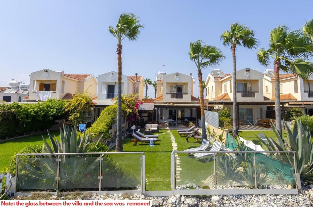 Beachfront Villa Carpe Diem Kiti Exterior photo